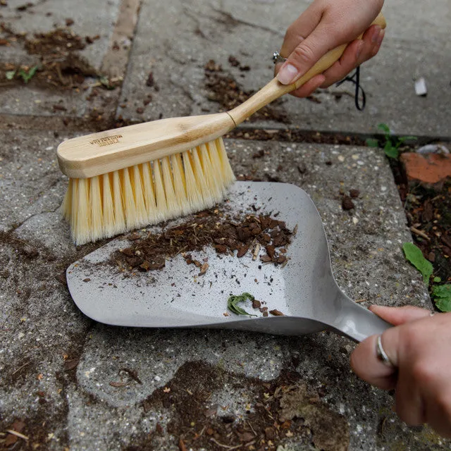 Living Nostalgia Traditional Dustpan and Brush Set