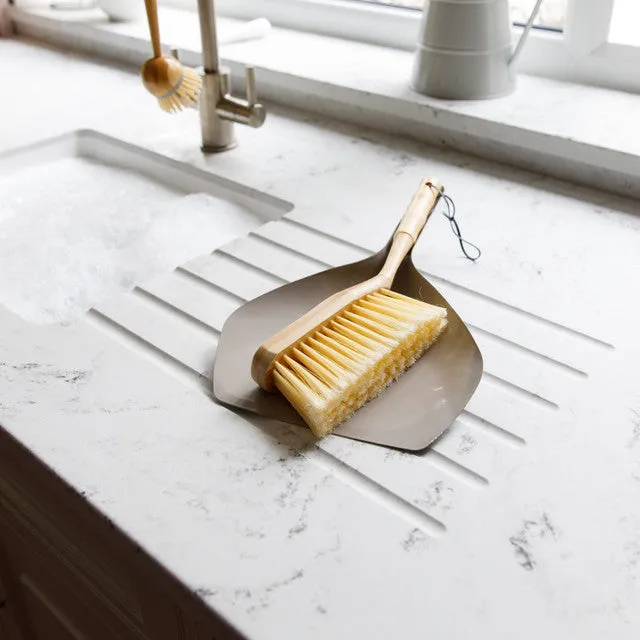 Living Nostalgia Traditional Dustpan and Brush Set