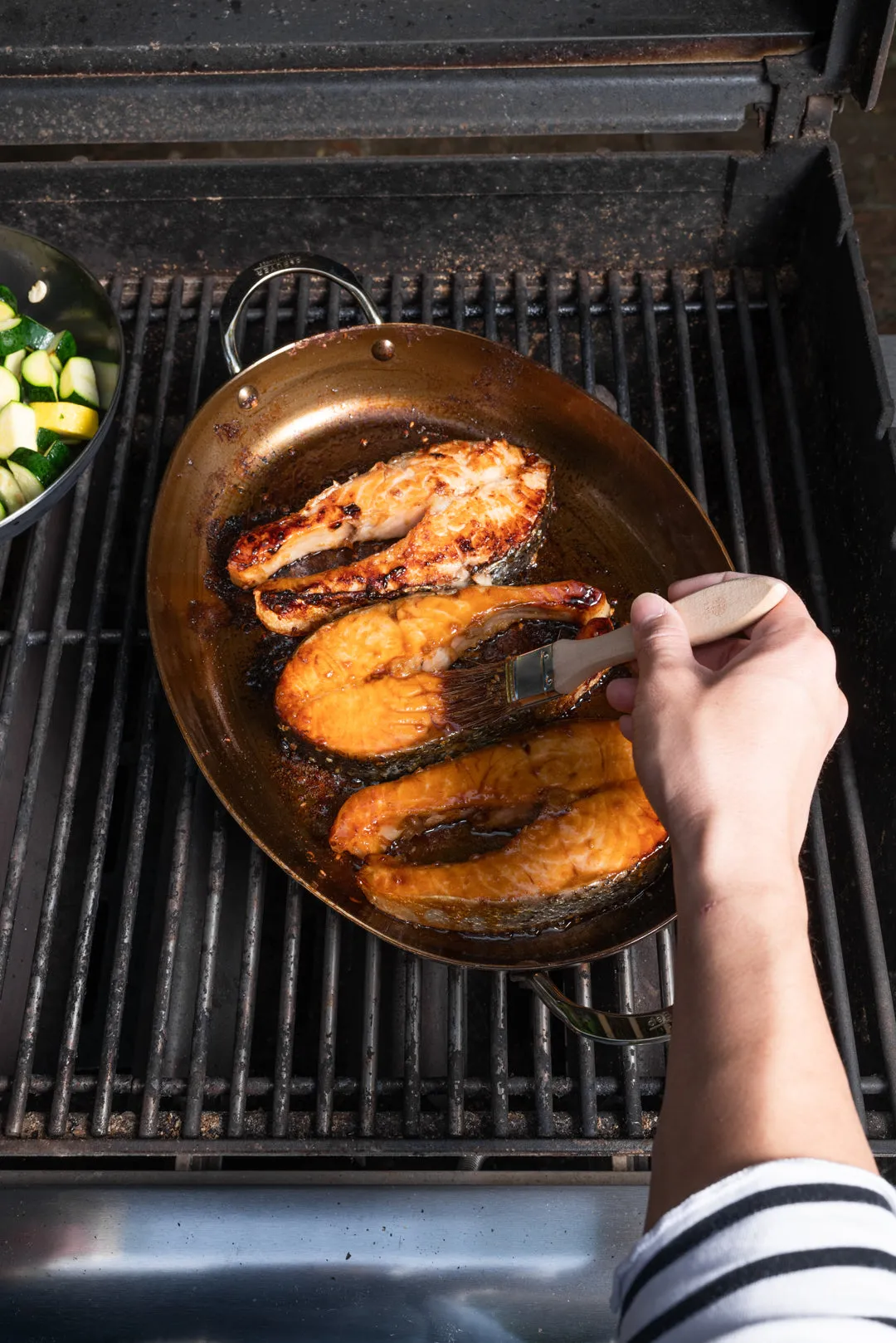 MINERAL B Carbon Steel Oval Roasting Pan