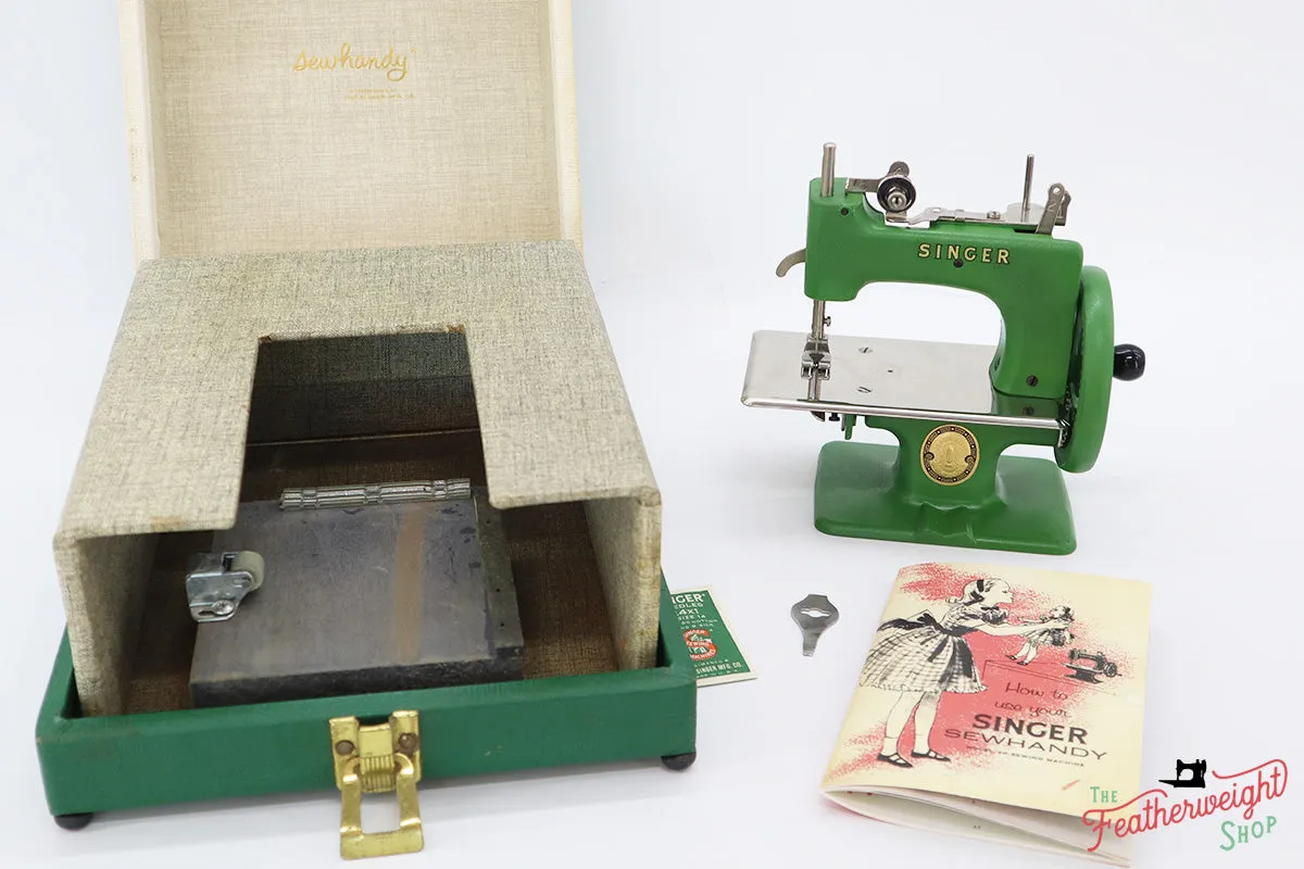 Singer Sewhandy Model 20 - Fully Restored in 'Peter Pan Green'