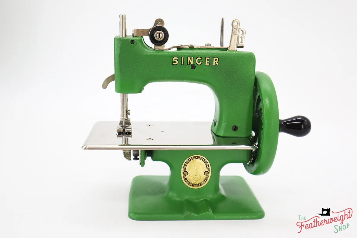 Singer Sewhandy Model 20 - Fully Restored in 'Peter Pan Green'